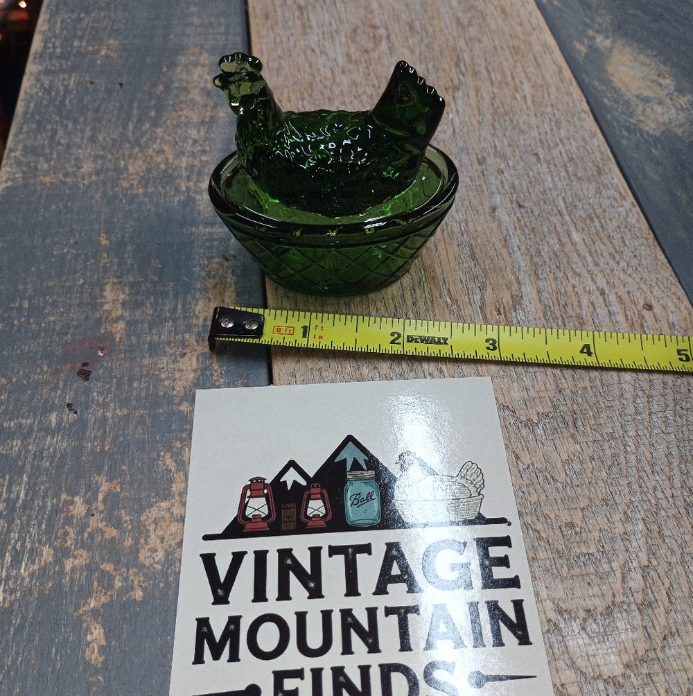 Brilliant Green Glass Mini Hen On Nest Salt Cellar